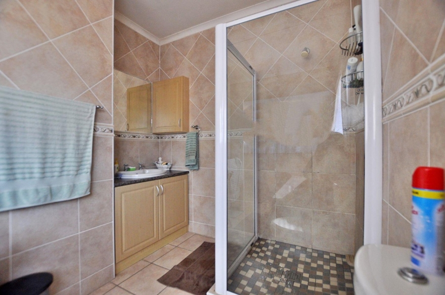 4 Bedroom Property for Sale in Fraaiuitsig Western Cape